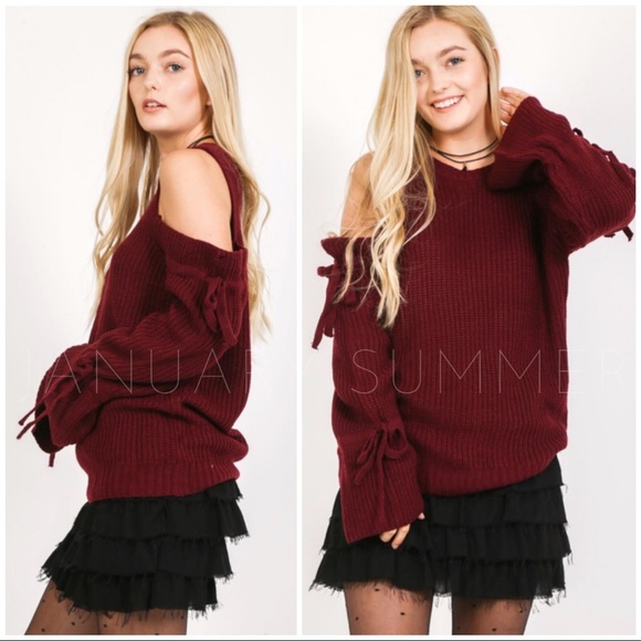 ❄️LAST1️⃣//IVORY COLD SHOULDER SWEATER - Picture 4 of 8